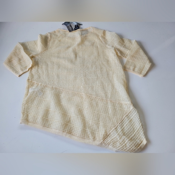 Travelers Collection by Chico's Texture Overlay Top US 4 in Yellow NWT - Picture 9 of 12